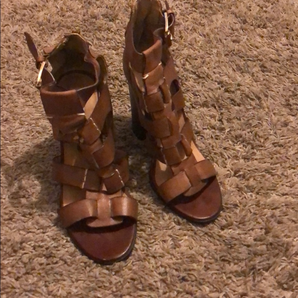 steve madden sandal with a heel